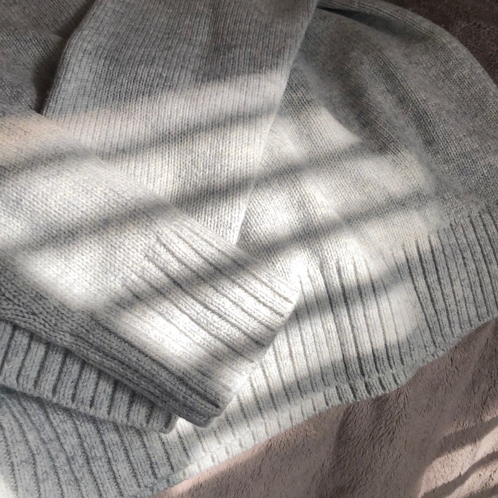 COPY - Italian merino blend  yarn grey sweater - Picture 6 of 8